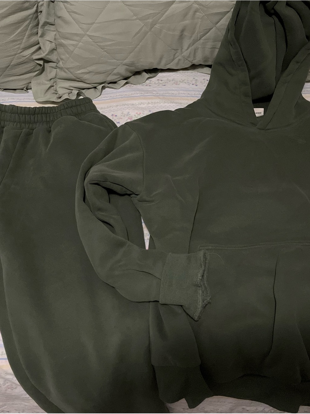 COMFRT women’s Olive Green Hoodie & Jogger Set